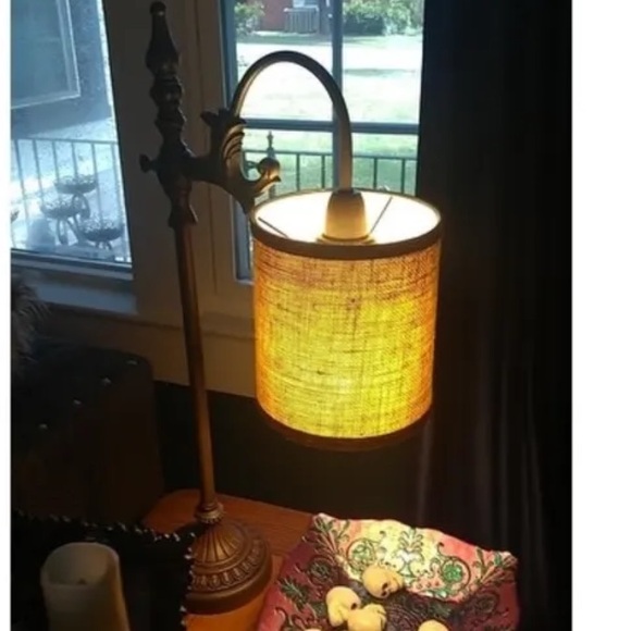 antique style Arched Table Lamp - Picture 3 of 6